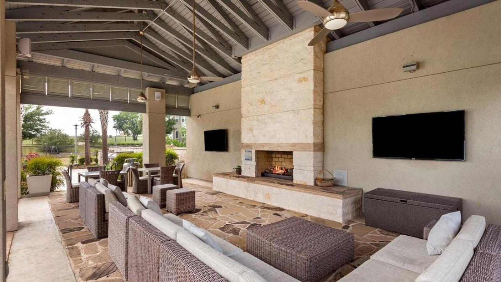 Landing At The Green At Plum Creek - 2 Bedrooms In Kyle Extérieur photo